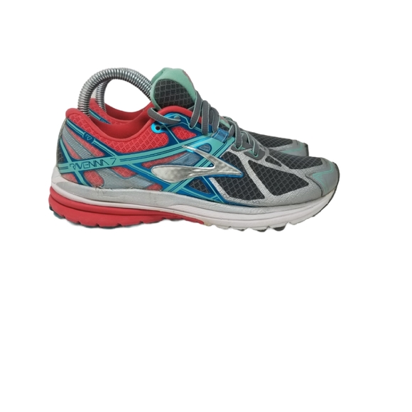 brooks ravenna size 7